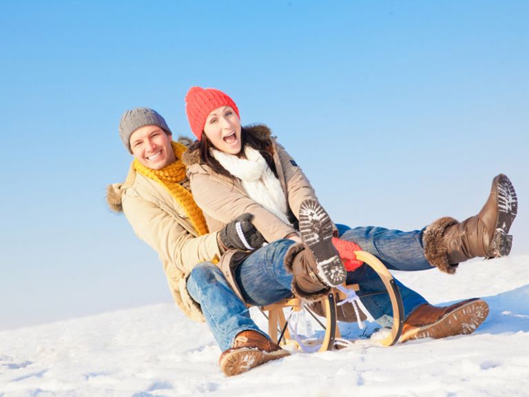 Rodelspaß für Verliebte