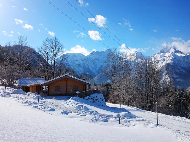 Schneebedeckte Winterlandschaft in Auerwiesen